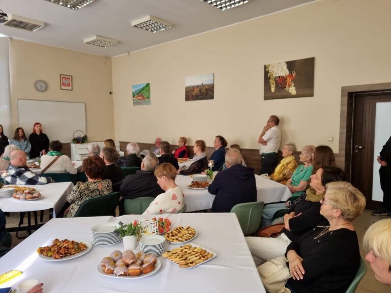Spotkanie muzyczno-literackie pod hasłem „Człowiek- to brzmi dumnie!”.